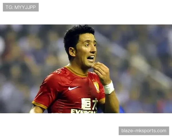 奥斯梅恩:从新星到世界级中锋的荣誉跃迁解析 奥斯梅恩:从新星到世界级中锋的荣誉跃迁解析